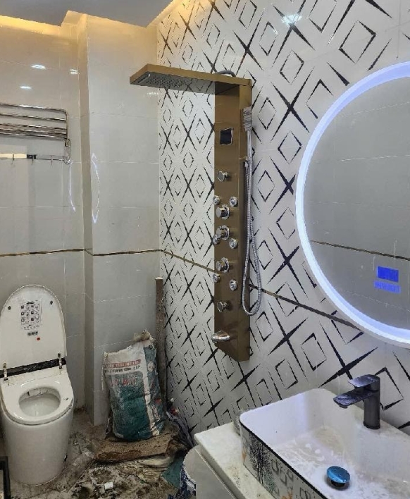 CĂN NHÀ 5 TẦNG , NỘI THẤT SANG TRỌNG NHƯ ÔNG HOÀNG , GIÁ CHỈ BẰNG 3 CHIẾC CAMRY , TẠI NGÃ 4 BỐN XÃ - BÌNH TÂN , DÀNH CHO NGƯỜI YÊU THÍCH VẺ ĐẸP SANG TRỌNG , CAO CẤP